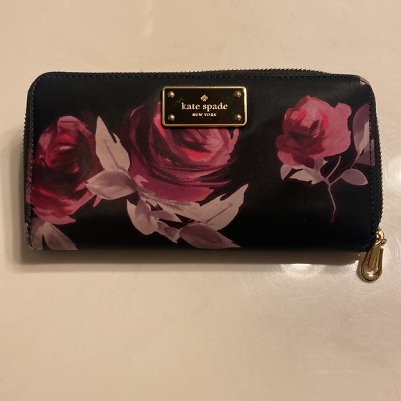 Kate spade zip around wallet with roses - Picture 3 of 12